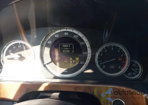 2012 Mercedes-Benz E 350 z USA, uszkodzony, nr VIN WDDHF5KB7CA561717